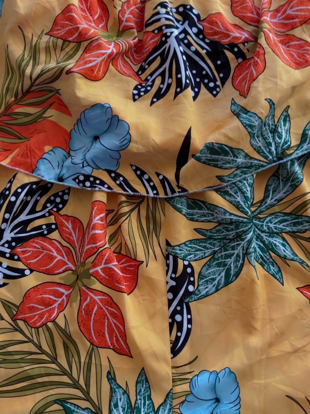 SHEIN Yellow Tropical Floral Off-Shoulder Shorts - Picture 3 of 3